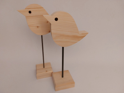 Vogel auf Stab